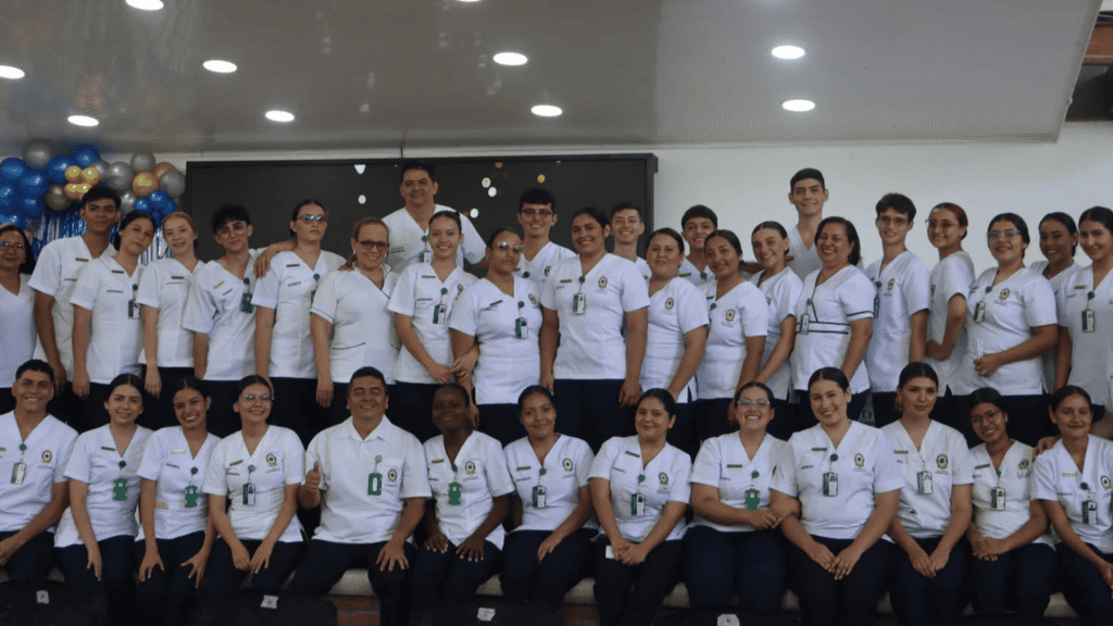 foto de graduados de enferemeria