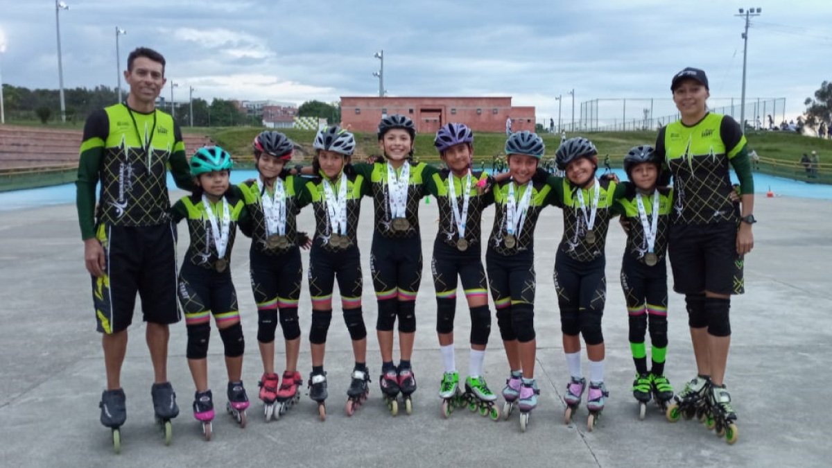 21 medallas doradas para el club de patinaje — imagen 4 de 4