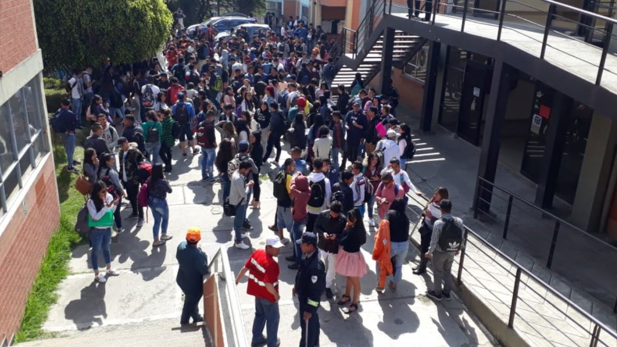 3.134 personas de la U. participaron en el simulacro Nacional — imagen 3 de 13