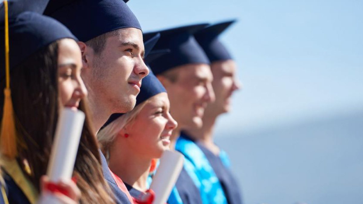 5 organizations that offer scholarship programs in the United States