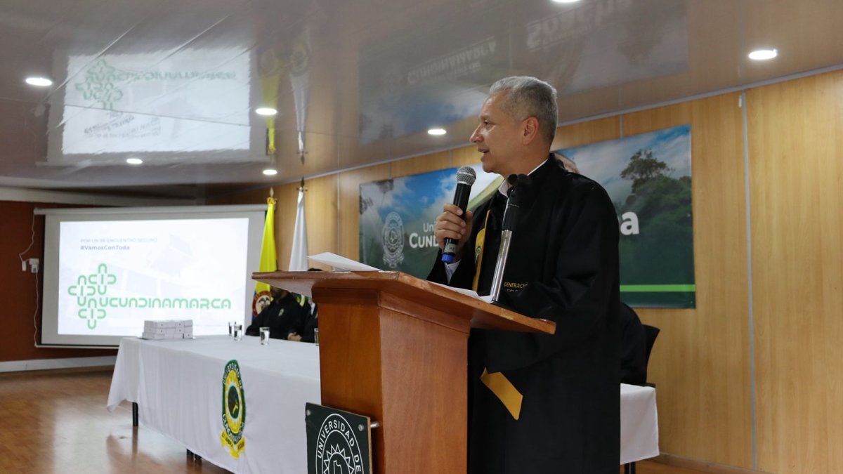 994 graduates in the second half of 2025 — image 11 of 20