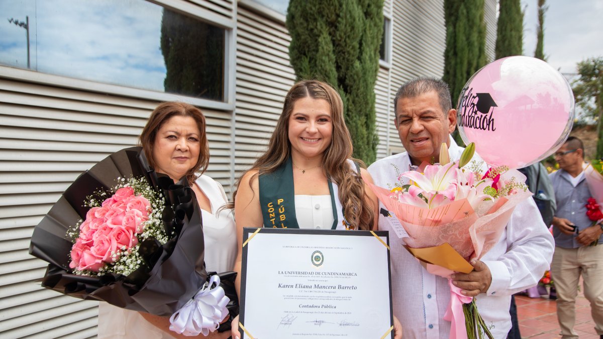 994 graduates in the second half of 2025 — image 13 of 20