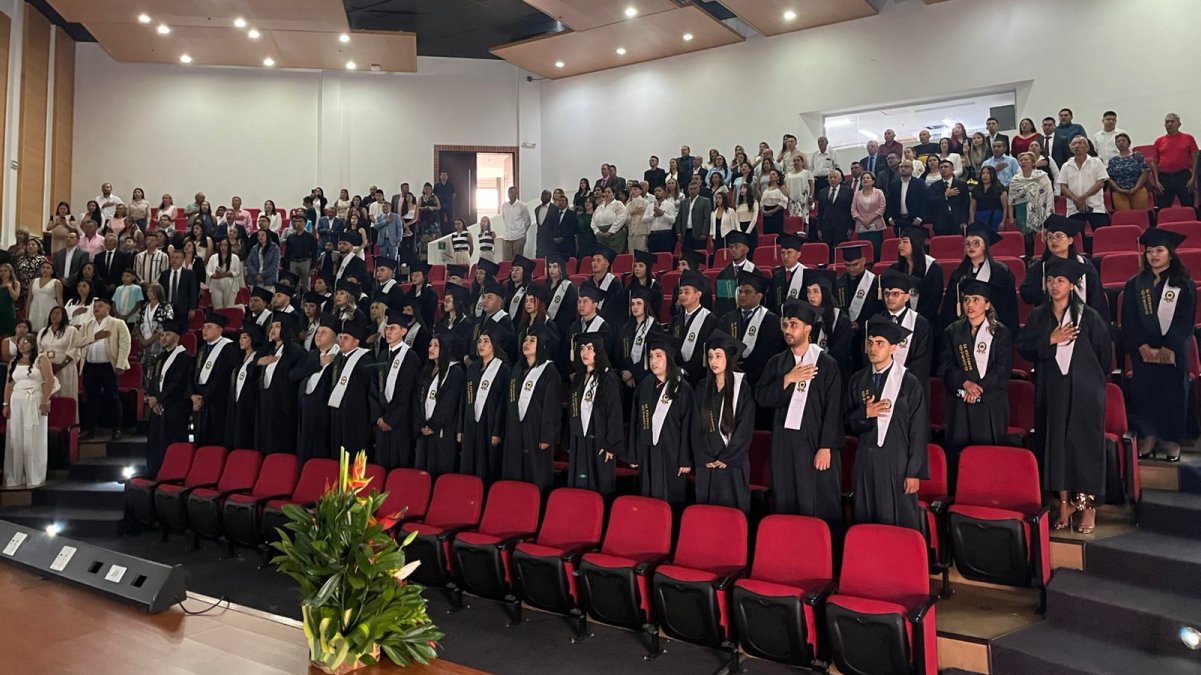 994 graduates in the second half of 2025 — image 16 of 20