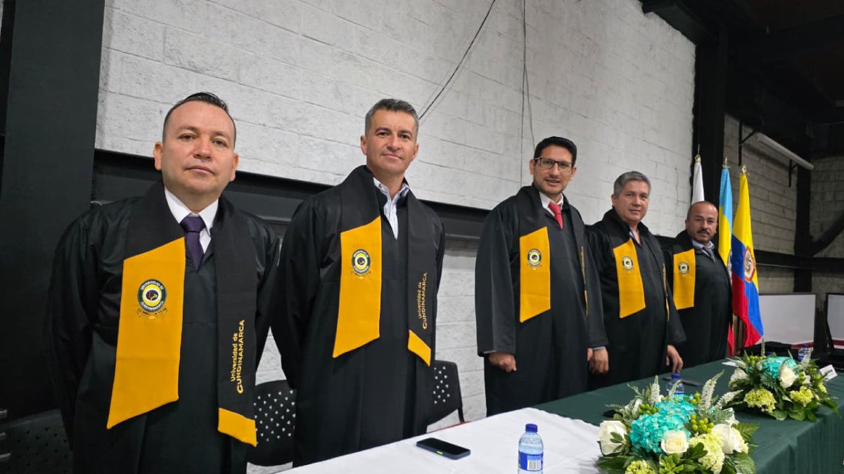 994 graduates in the second half of 2025 — image 9 of 20