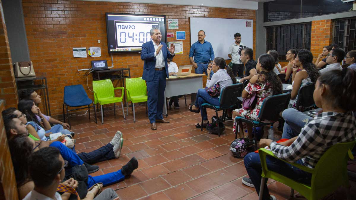 Docentes y estudiantes de Girardot aportan al PD-2