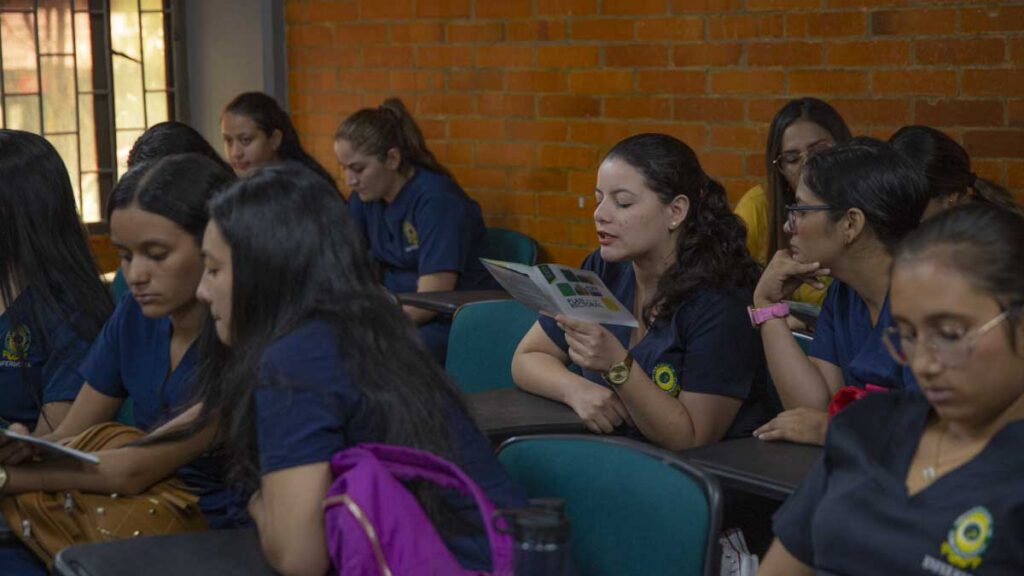 Estudiantes de Girardot participan en la construcción del PD