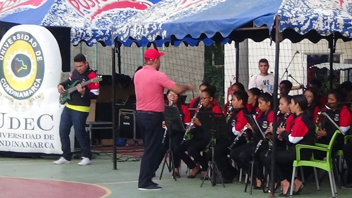 To the rhythm they play, we dance! — image 2 of 4