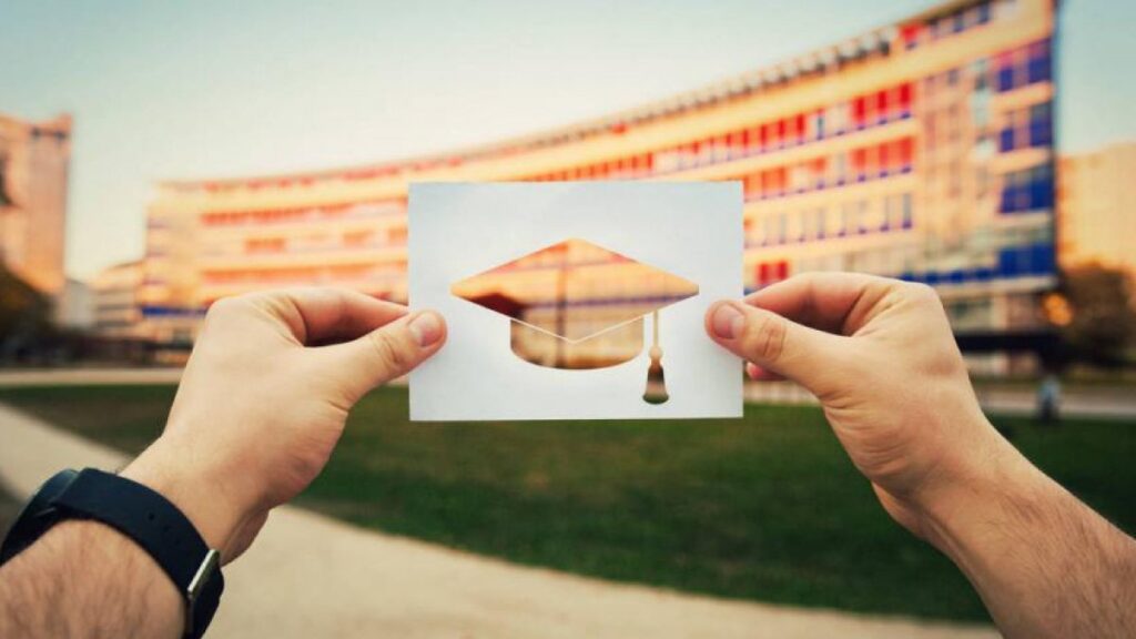 Here's how to apply for Fulbright scholarships in the United States