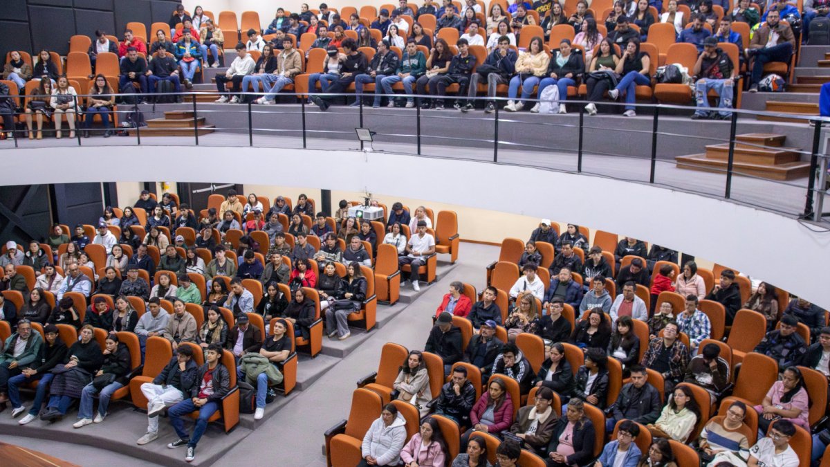 Bienvenida a 1.884 nuevos estudiantes — imagen 11 de 27