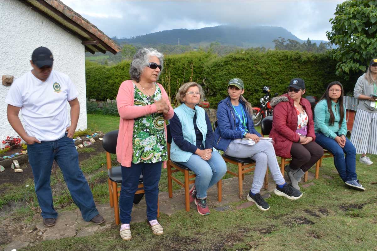 Campamento de inmersión lingüística y apoyo a la comunidad — imagen 2 de 9