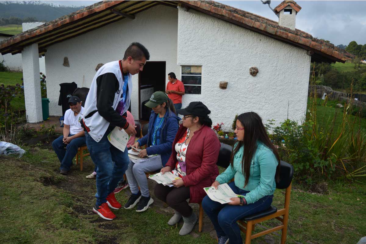 Campamento de inmersión lingüística y apoyo a la comunidad — imagen 3 de 9