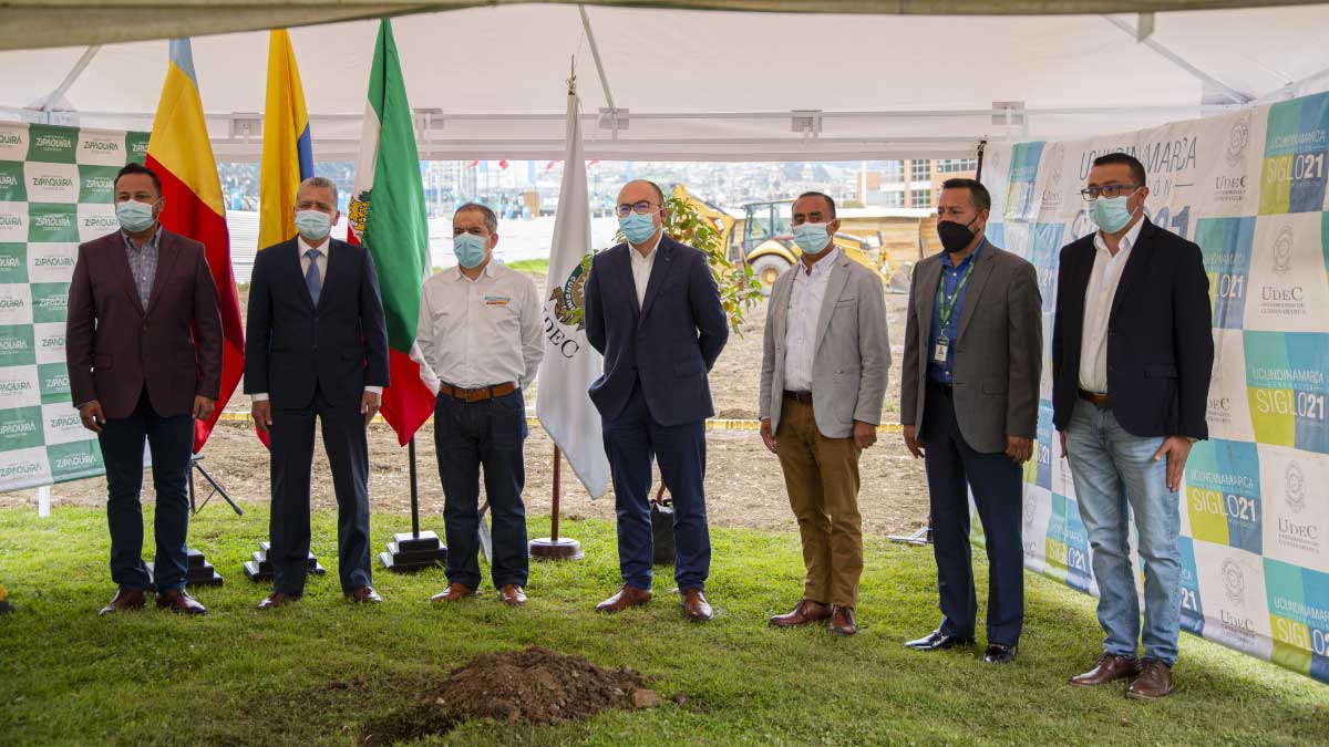 “We celebrate the rebirth of the University in Zipaquirá” — image 1 of 5