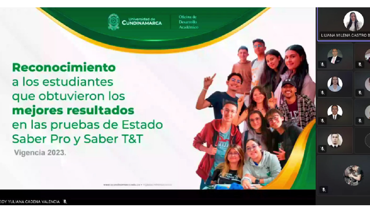 Celebrando el éxito académico — imagen 2 de 3
