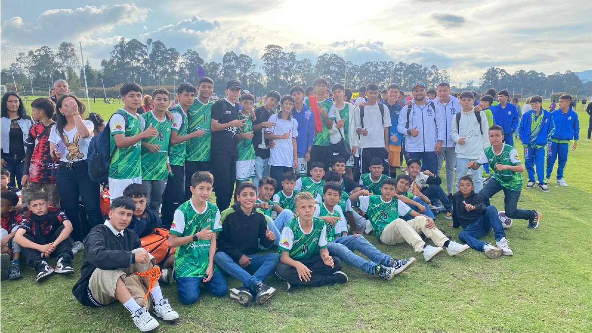 Club de fútbol, campeón en torneo internacional — imagen 2 de 4