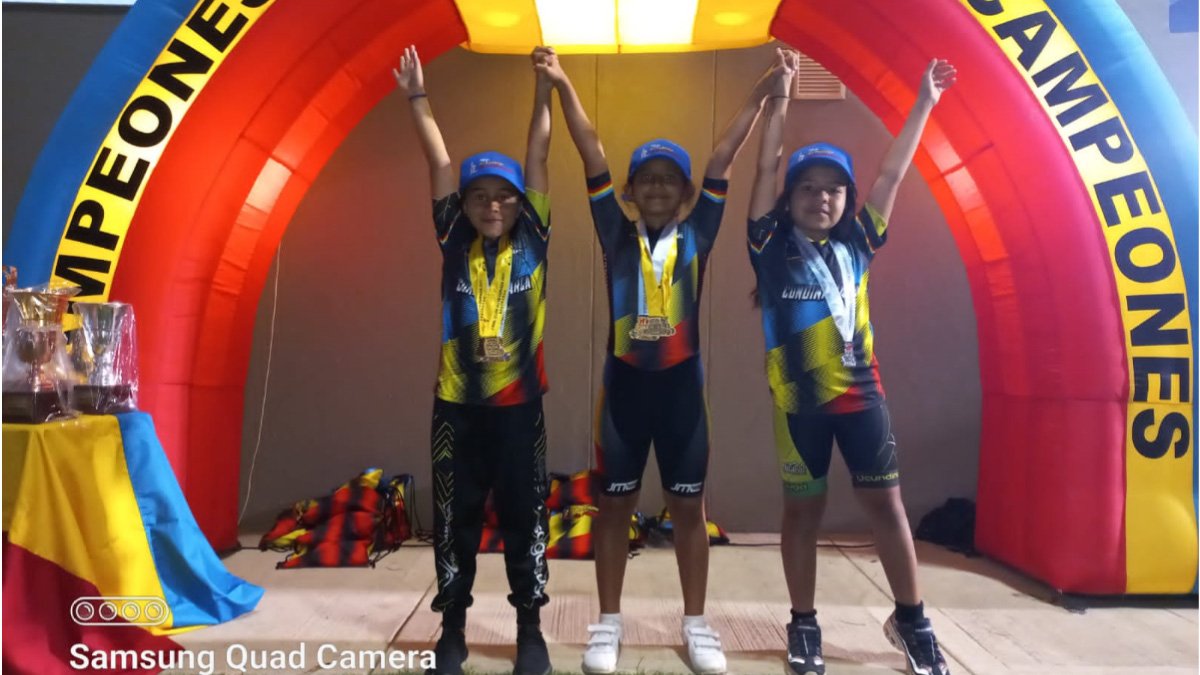 Club de patinaje, campeón departamental — imagen 2 de 4