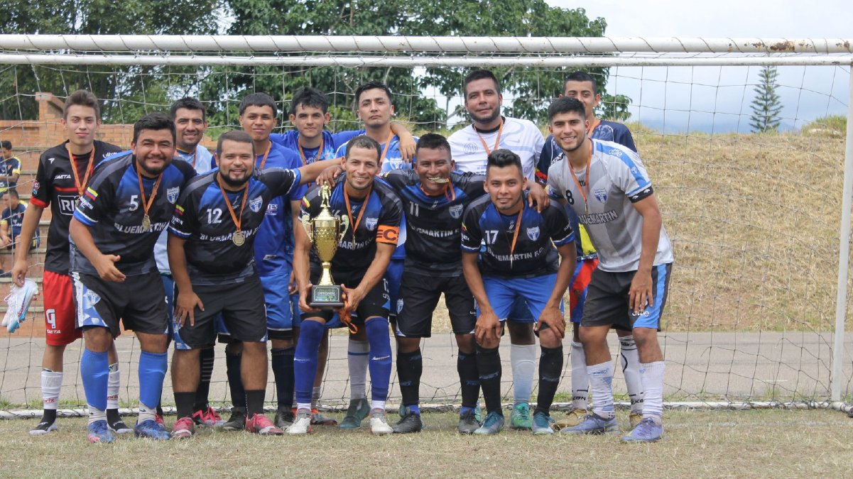 Clubes de ciclismo y fútbol con resultados meritorios — imagen 3 de 5