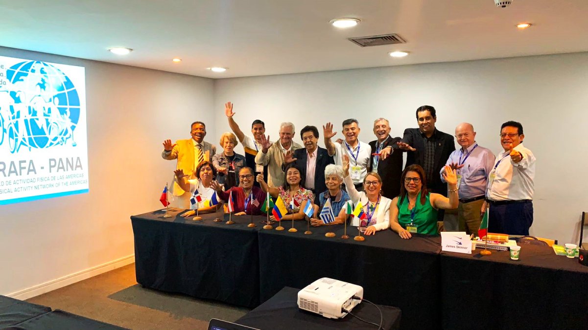 Compromiso con la actividad física en simposio internacional — imagen 2 de 6
