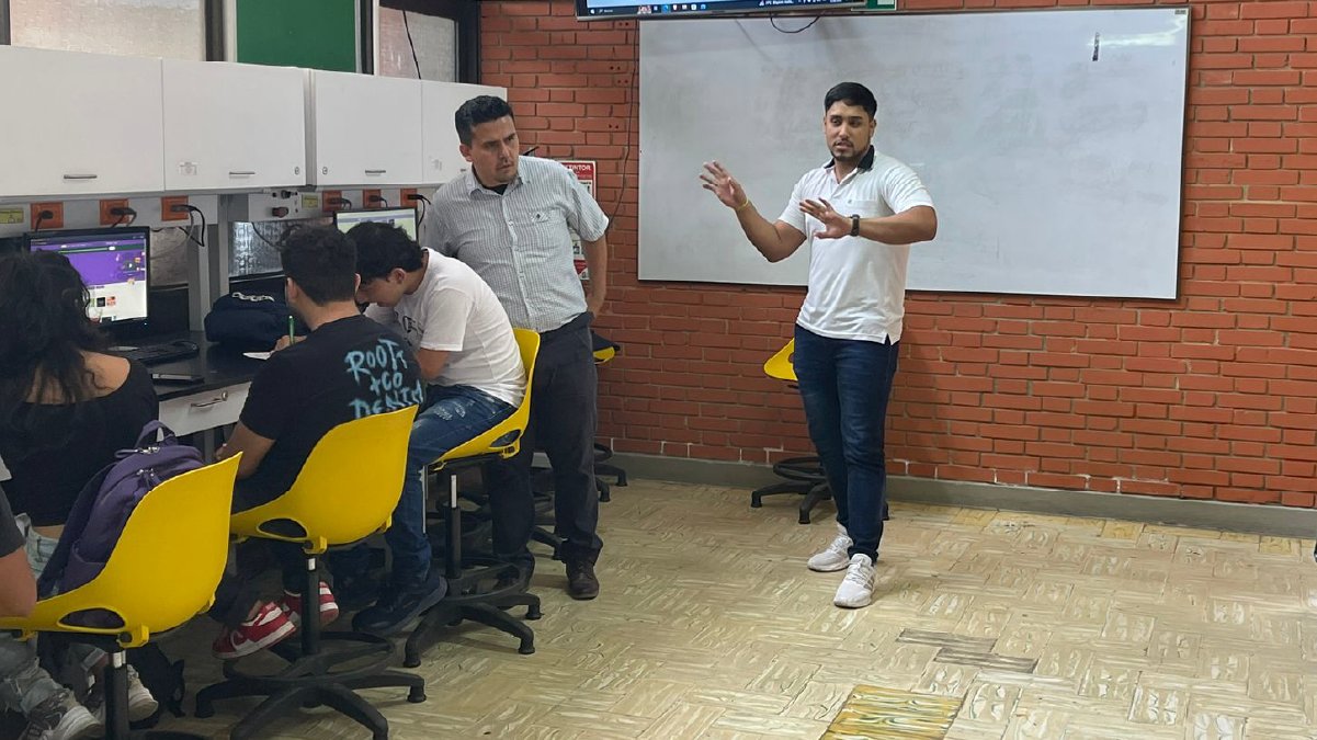 Con lúdica, estudiantes aprenden a programar — imagen 3 de 4