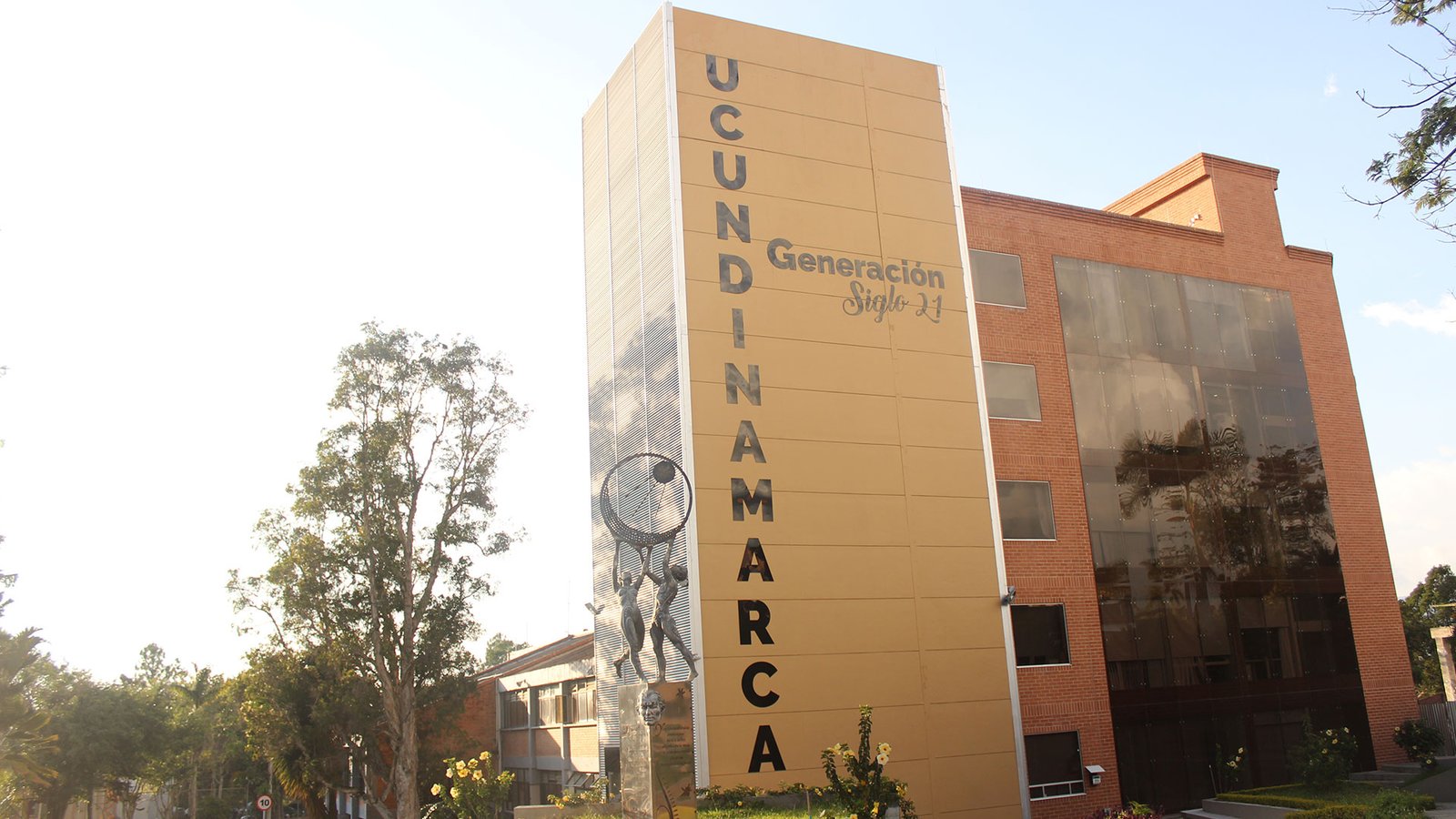 Convocatoria para la elección de representantes y suplentes de los docentes ante el CSU y el Consejo Académico