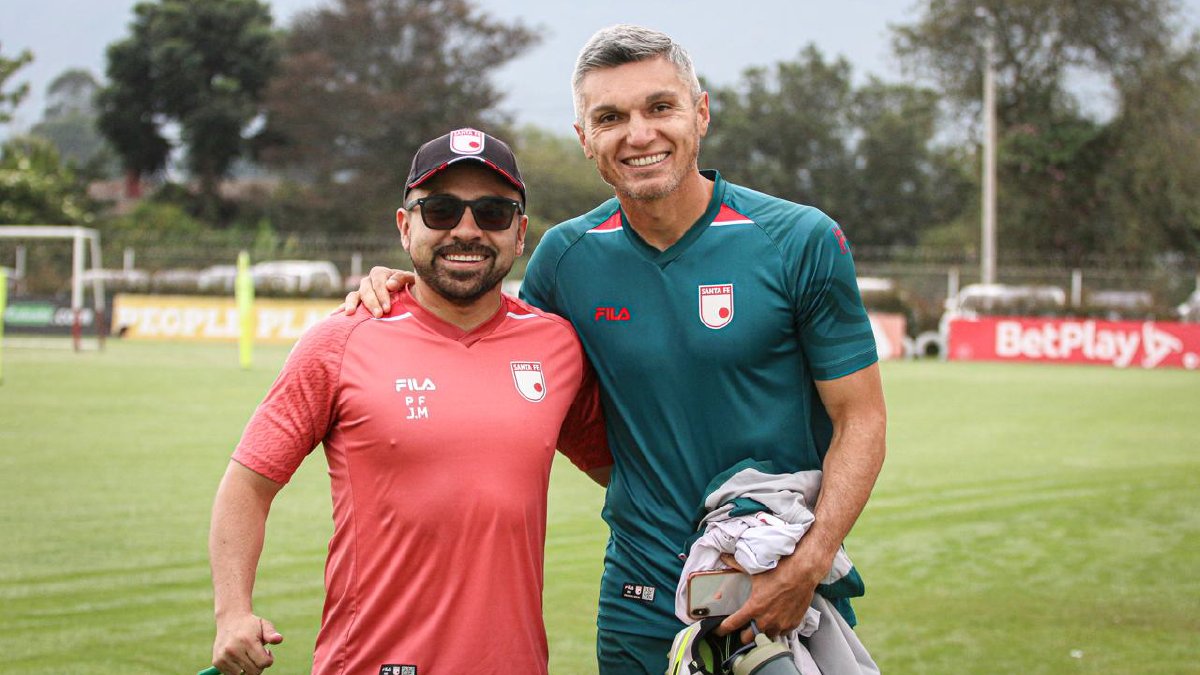 From the classroom to the elite of professional football — image 2 of 5