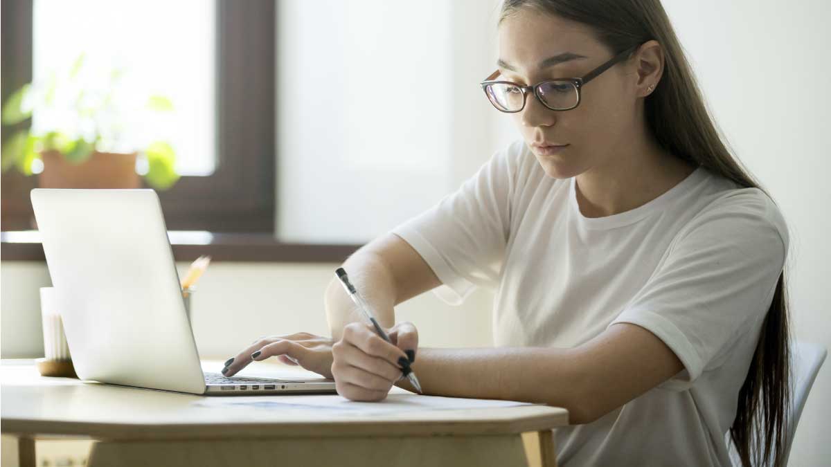 e-learning no es educación: el futuro de la docencia universitaria con la integración de la formación online en nuestras clases