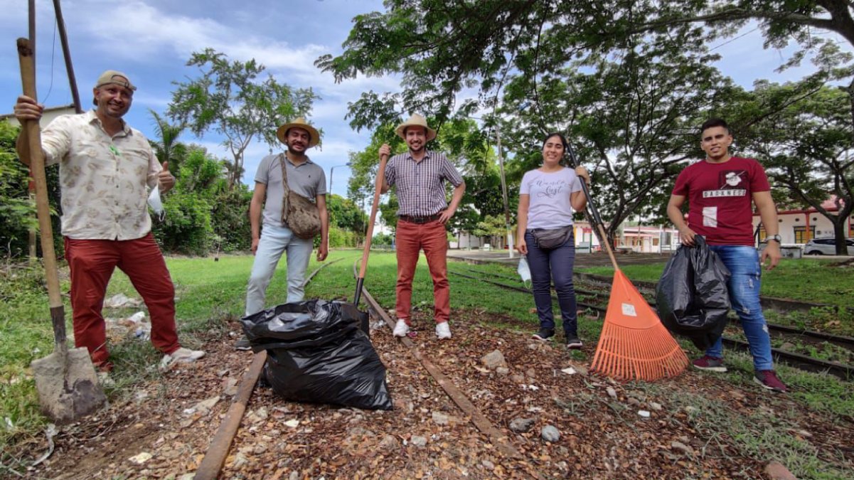 Enfermera impulsa reforestación en Girardot — imagen 3 de 6