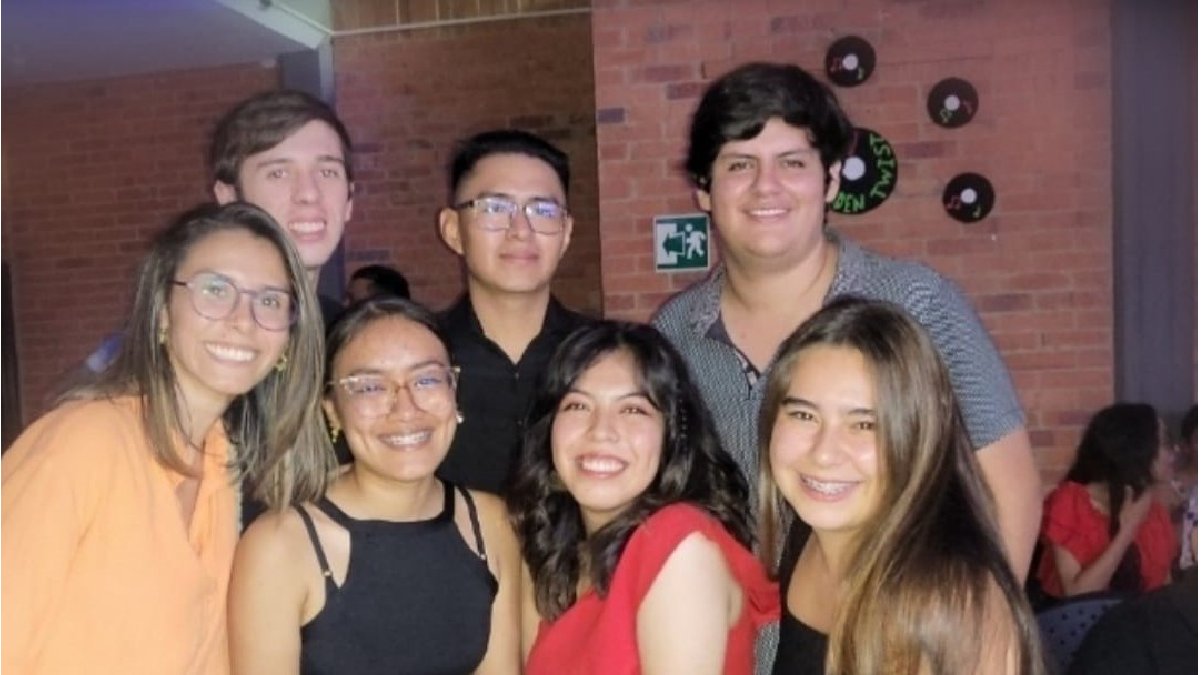 “English Night” in Girardot — image 6 of 6