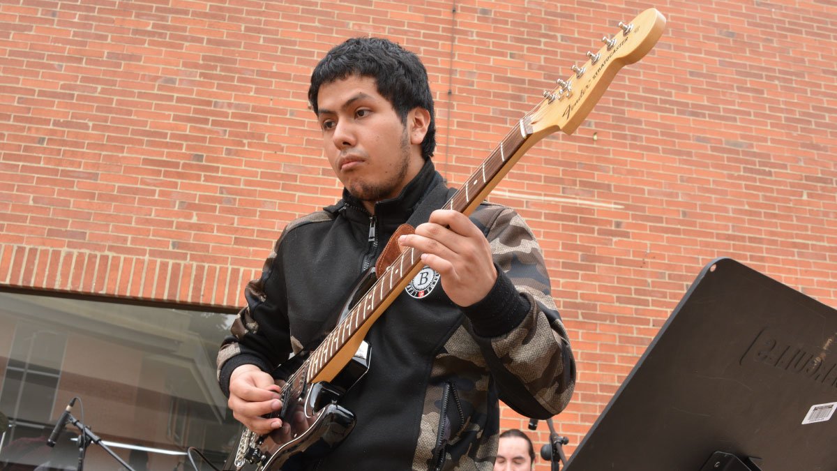 The UCundinamarca World Music Ensemble opened “Guarapo Music” — image 4 of 9