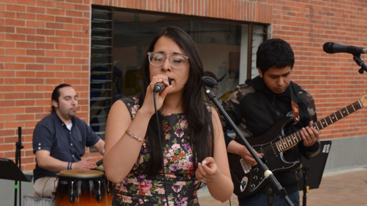 The UCundinamarca World Music Ensemble opened “Guarapo Music” — image 5 of 9