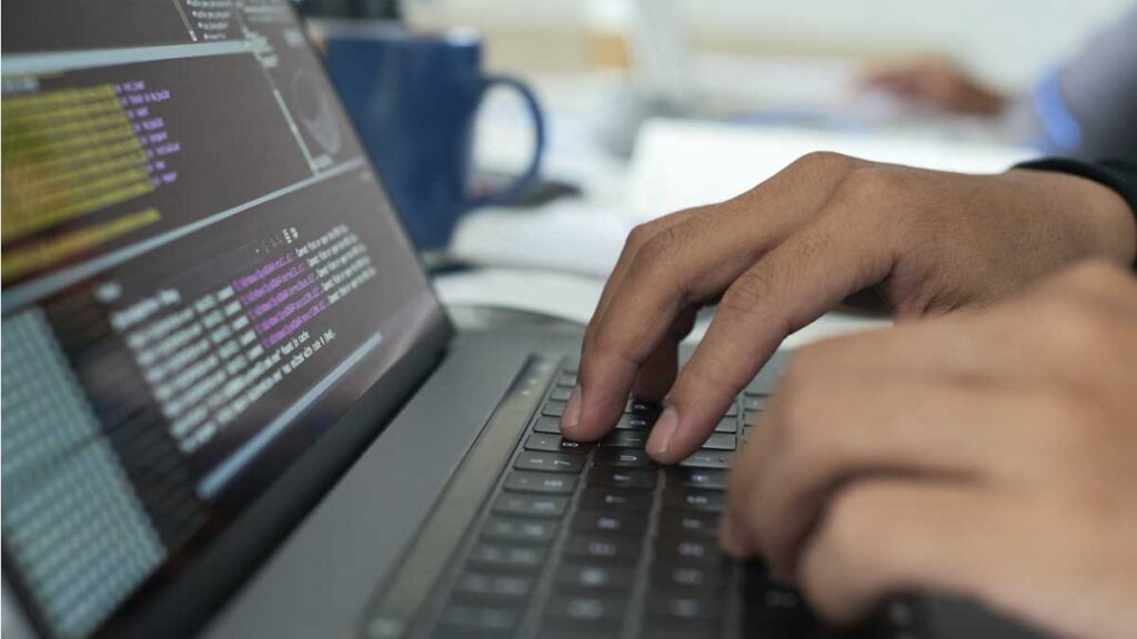 Estudiante de ingeniería crea software para personas con discapacidad intelectual