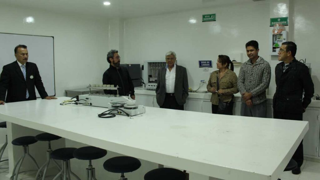 Exitosa visita de par colaborativo en zootecnia — imagen 1 de 7