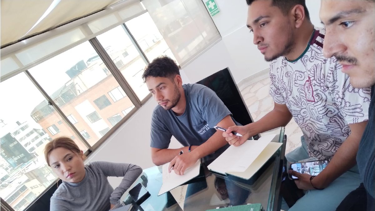 A university experience that will change lives — image 2 of 4