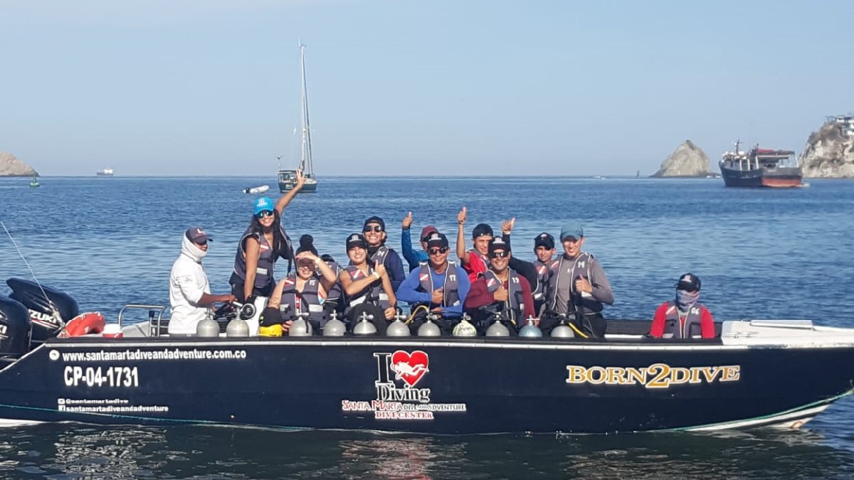 Graduados crearon escuela de buceo — imagen 4 de 5