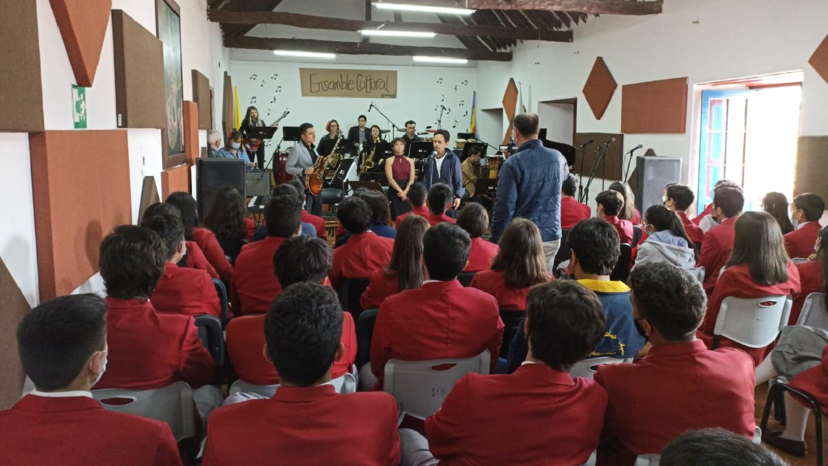 Great experience in Zipaquirá with the Cultural Ensemble — image 2 of 4