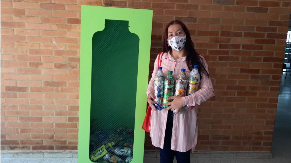 Social and environmental impact with “Love Bottles” — image 3 of 5