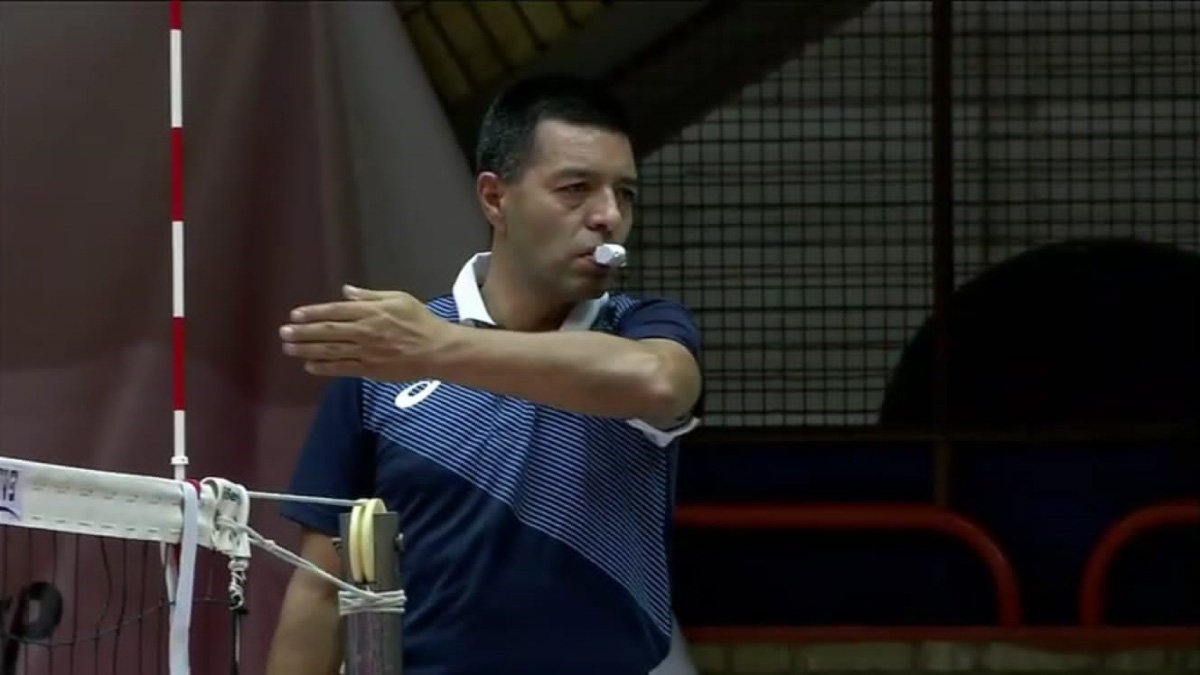 El graduado que ha pitado en 5 mundiales de voleibol — imagen 3 de 3