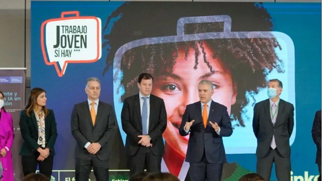 Gobierno y sector privado lanzaron 200.000 vacantes