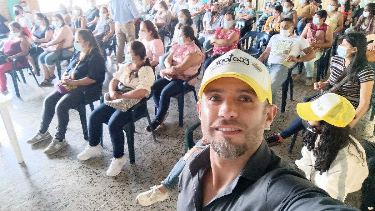 “Prefiero generar empleo y no pedir”: Camilo Riaño — imagen 2 de 2