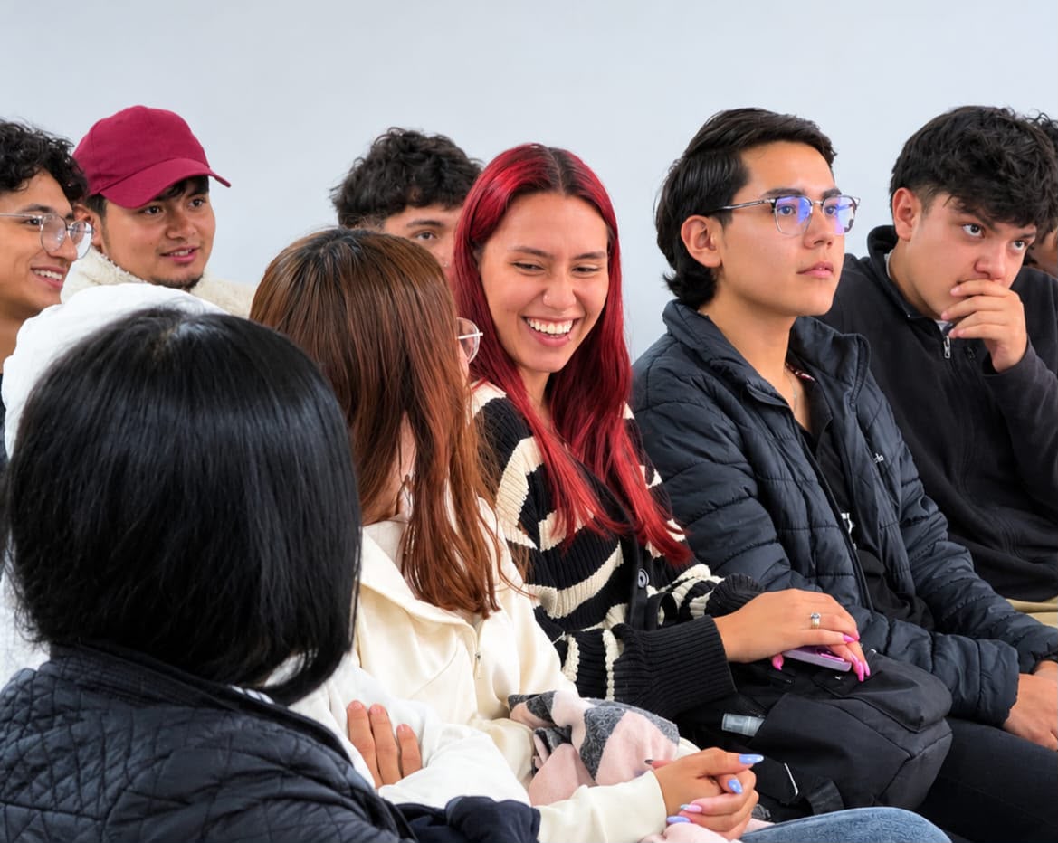 estudiantes sonriendo