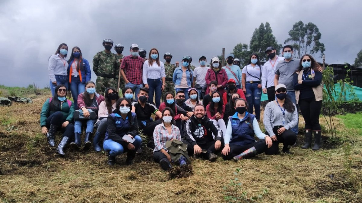 Jornada de reforestación en Facatativá — imagen 2 de 2