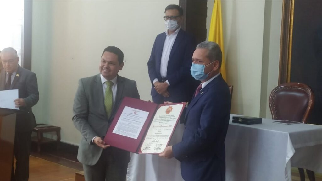 "La educación, un bien público y no comercial”, rector — imagen 1 de 3