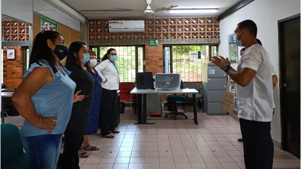 La salud en el trabajo, una prioridad para la U. — imagen 1 de 2