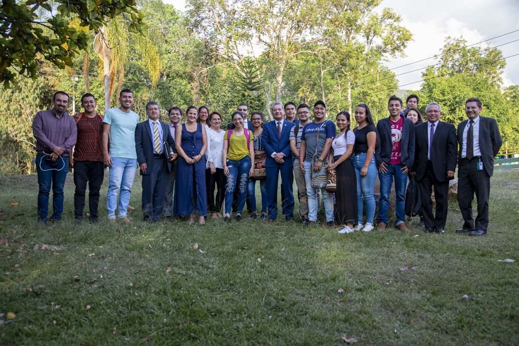 La sesión del Consejo Académico con estudiantes, "crea un vínculo más honesto y de confianza de la administración con la comunidad estudiantil".