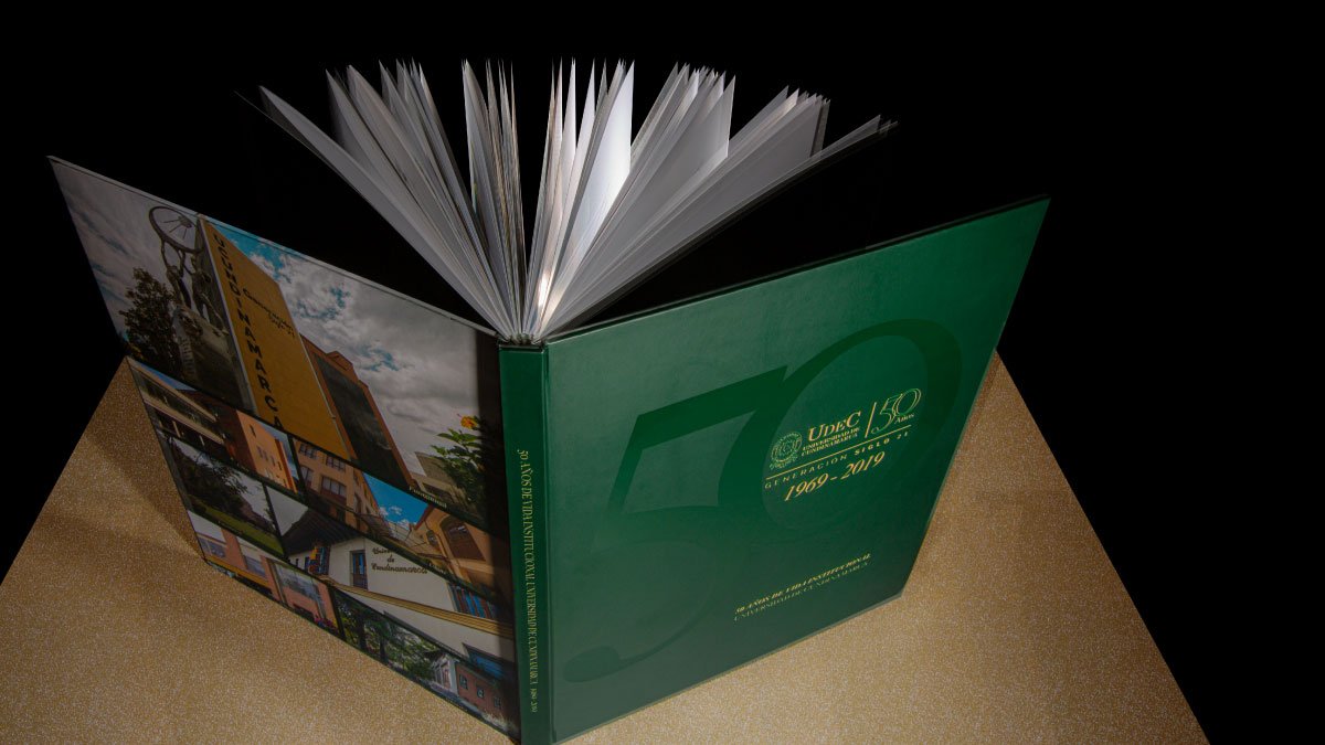 La UCundinamarca lanza el libro: “50 años de vida institucional”