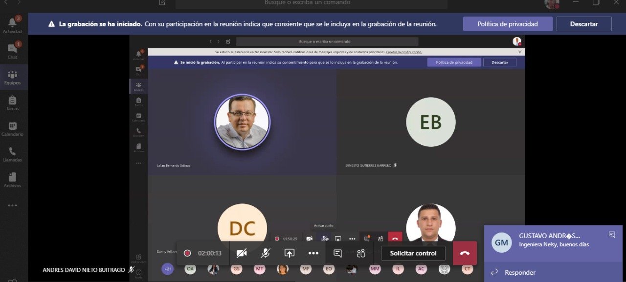 Mesa de trabajo con 700 profesores — imagen 6 de 6