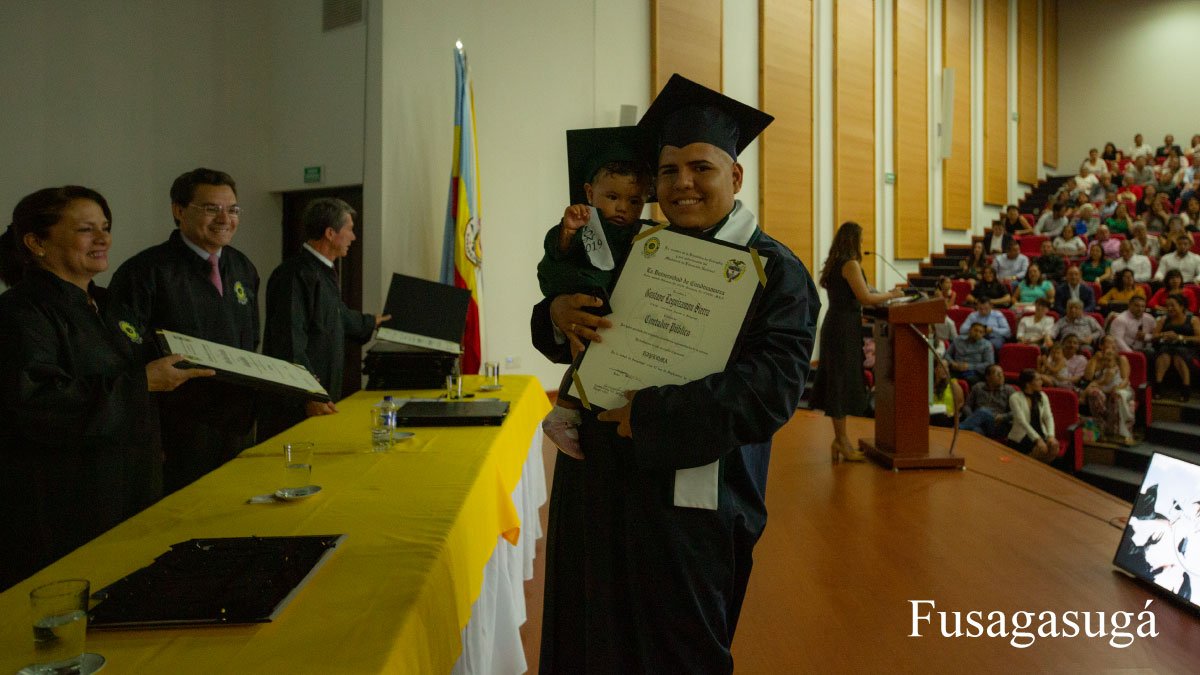 Mil nuevos profesionales de la UCundinamarca al servicio del país — imagen 3 de 26