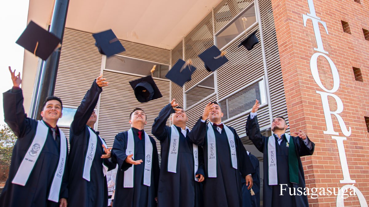 Mil nuevos profesionales de la UCundinamarca al servicio del país — imagen 4 de 26