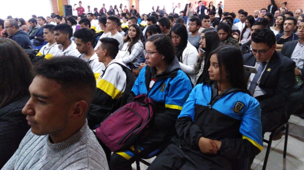 Muestra empresarial en la Extensión Soacha — imagen 1 de 8