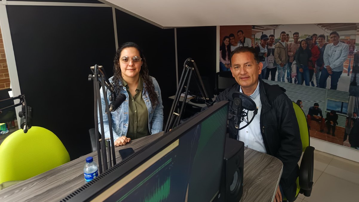 Mujer impulsando la ciencia — imagen 3 de 5