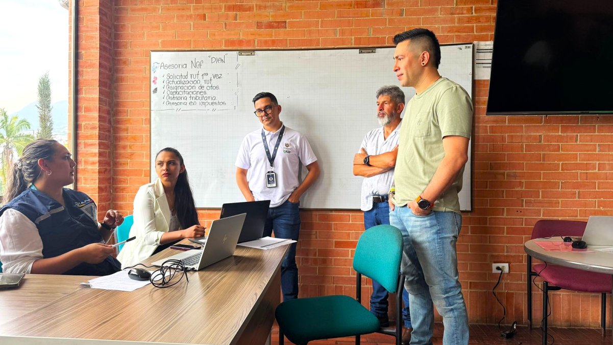 NAF acerca la asesoría tributaria a la comunidad — imagen 4 de 4
